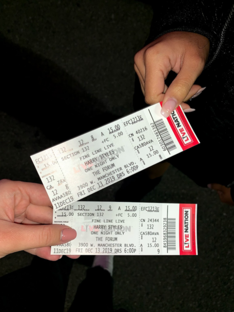 Harry Styles Performs Fine Line to Sold Out Forum