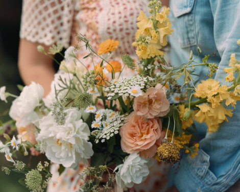 Blooming Celebrations: Flowers That Make Gender Reveals Unforgettable