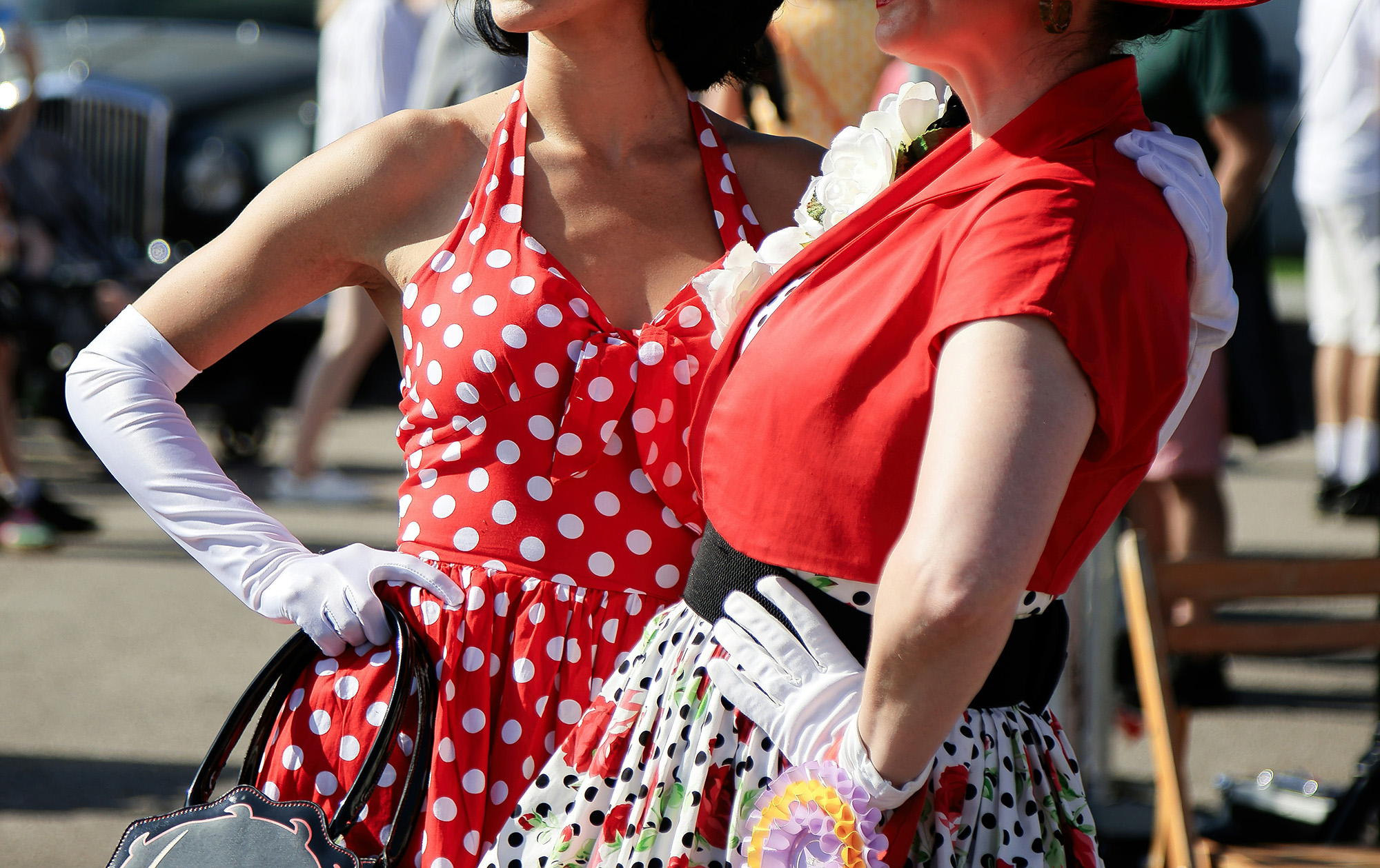 Spotlight on Cheltenham: How Race Day Fashion Mirrors Celebrity Style Trends